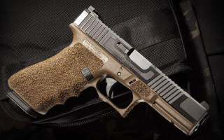 Gun brown grip black bag - a stipple free wallpaper