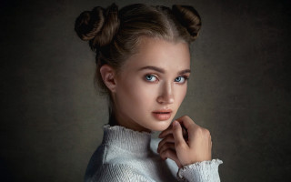 Elina karimova bun sweater blue - a bun free wallpaper for desktop