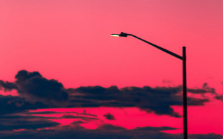 Pink sky clouds streetlight dusk - a street light free wallpaper