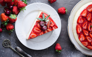 Cheesecake strawberries pastel food photography - strawberry free wallpaper for desktop