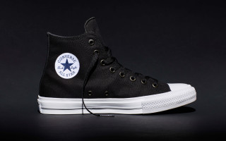Black converse shoe white star - a white stripe free wallpaper for desktop