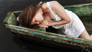 Woman boat water portrait elizabeth - river free wallpaper for desktop