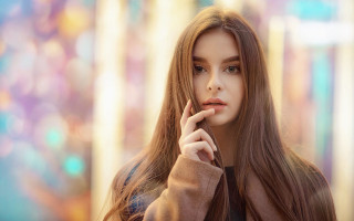 Elina karimova serious portrait bokeh - her finger free wallpaper for desktop