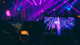 Concert gamer purple lights neon - a video game free wallpaper for desktop