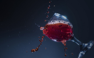 Wine glass water splash blue - the glass free wallpaper