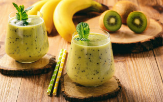 Food glasses bananas kiwis straws - food free wallpaper