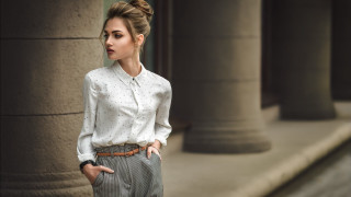 Elina karimova fashion polka dots - pillar free wallpaper