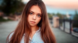 Serious asian woman longhair fence - a fence free wallpaper