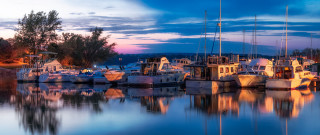 Boats harbor sunset clouds cityscape - a harbor free wallpaper