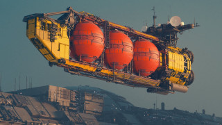 Flying yellow red object city - filip hodas free wallpaper for desktop