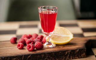 Raspberry juice lemon raspberries food - a cutting board free wallpaper for desktop