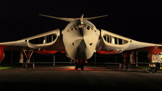 Large airplane runway night man - a large airplane free wallpaper for desktop