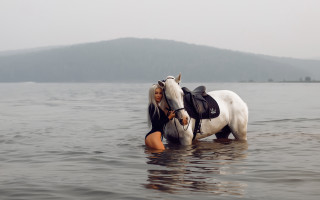 Woman horse water romantic cinematic - a horse free wallpaper for desktop