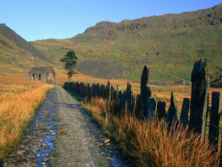 Dirt road fence house mountains - the background and grass free wallpaper for desktop