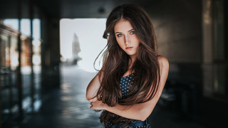 Elina karimova portrait building city - a door in the background free wallpaper