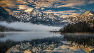 Mountain lake forest clouds sunset - the foreground and a forest in the background free wallpaper