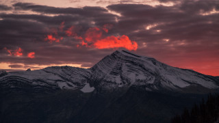 Mountain red sky clouds trees - a red sky in the background free wallpaper