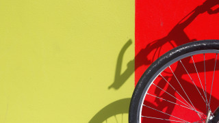 Bike shadow wall red yellow - parked free wallpaper for desktop