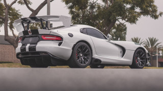 White sports car open roof - its door free wallpaper