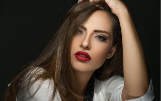 Aramenta dianthe vail red lips - red lipstick free wallpaper for desktop