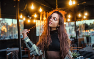 Woman longhair restaurant ceiling bokeh - a restaurant free wallpaper for desktop