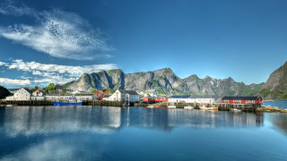 Lake boat mountains sky cityscape - a bunch of boats free wallpaper