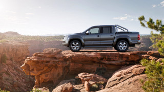 Truck desert cliff mountains trees - a truck free wallpaper for desktop