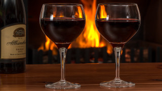 Wine glasses fireplace bottle restaurant - a fireplace free wallpaper for desktop