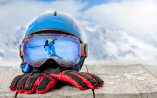 Helmet gloves snow mountains skis - a helmet and gloves free wallpaper
