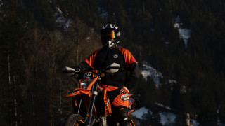 Dirt bike man snow nature - full round face free wallpaper
