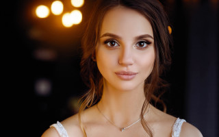 Woman necklace portrait browneyes longhair - a necklace free wallpaper