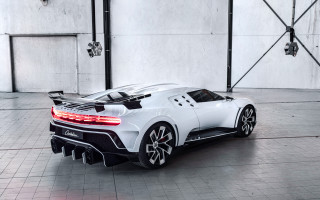 White sports car garage black 4 - a white sports car free wallpaper for desktop