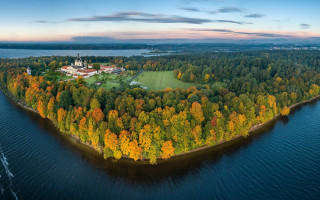 Large island castle trees water - aerial free wallpaper