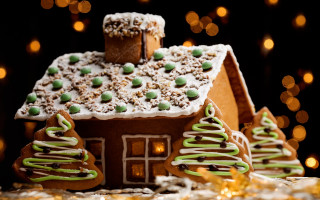 Gingerbread house christmas decorations trees - the roof free wallpaper