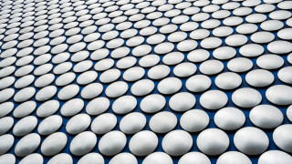 Building white circles blue sky 2 - white circle free wallpaper