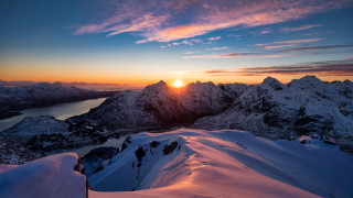Sunset mountain lake clouds dusk - a sunset over a mountain free wallpaper