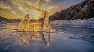 Iceberg lake mountain sunset aurora - top of a lake free wallpaper