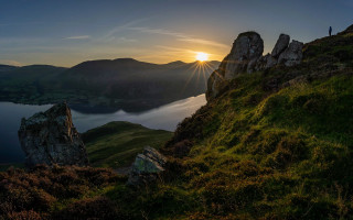 Sunset hill lake mountains crest - a lake and mountains free wallpaper