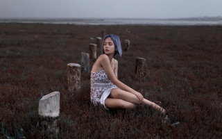 Woman bench field blue bandana - chen lu free wallpaper