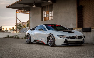White car red stripe anamorphic - the front of the car free wallpaper for desktop