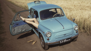 Woman sitting car legs outside - fashion photography free wallpaper