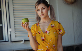 Woman yellow dress green apple - brigette barrager free wallpaper