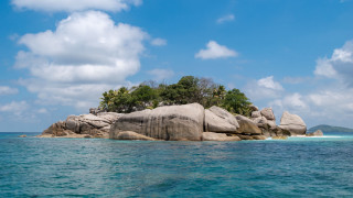 Small island trees ocean blue - a small island free wallpaper