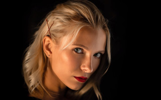 Woman red lipstick serious look - a red lipstick free wallpaper