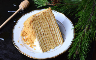 Cake plate fork pine honey - fedot sychkov free wallpaper for desktop