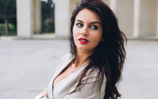 Adrienn henczné deák red lipstick 2 - a street corner free wallpaper