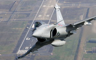 Fighter jet sky runway urban - free bird wallpaper