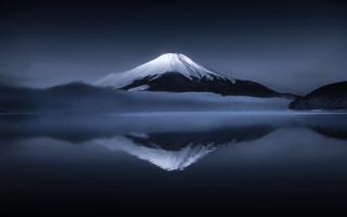 Mountain reflection lake night fog - peak in the distance free wallpaper for desktop