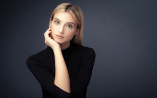 Woman blonde blackshirt portrait precisionism - free portrait wallpaper for desktop