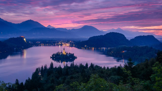 Lake mountains trees castle city - mountain and trees free wallpaper